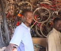 Werkstattaufbau und Radreparatur in Kassoum Burkina Faso